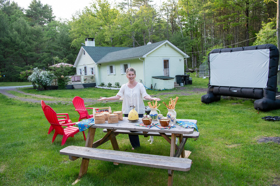 The Joys of Summer: Outdoor Movie Night Fun with Friends