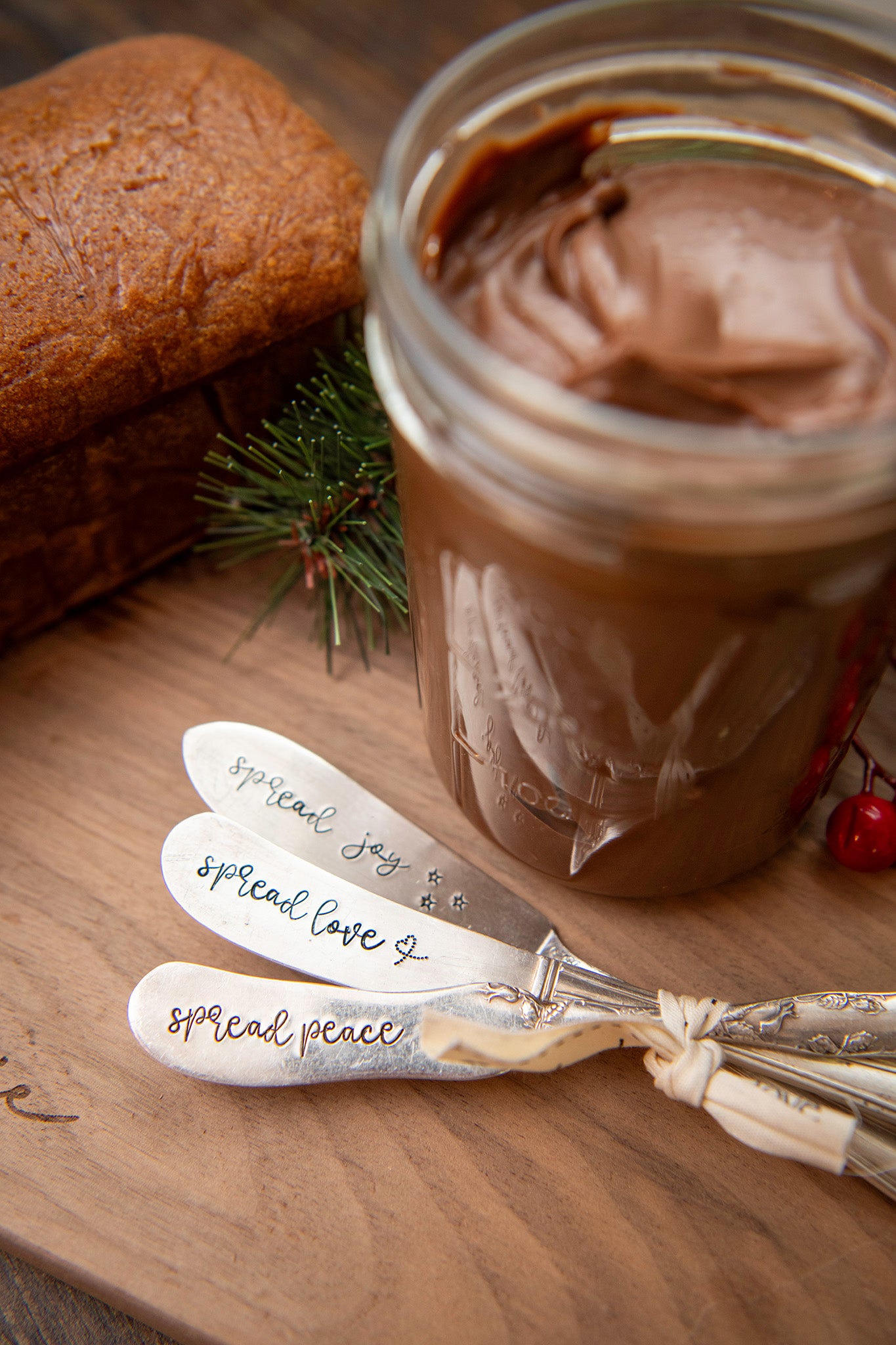 Genuine Vintage: Holiday Stamped Knife Set