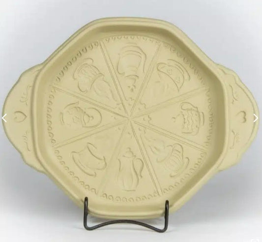 Emerson Pottery Shortbread Pan in Tea Time