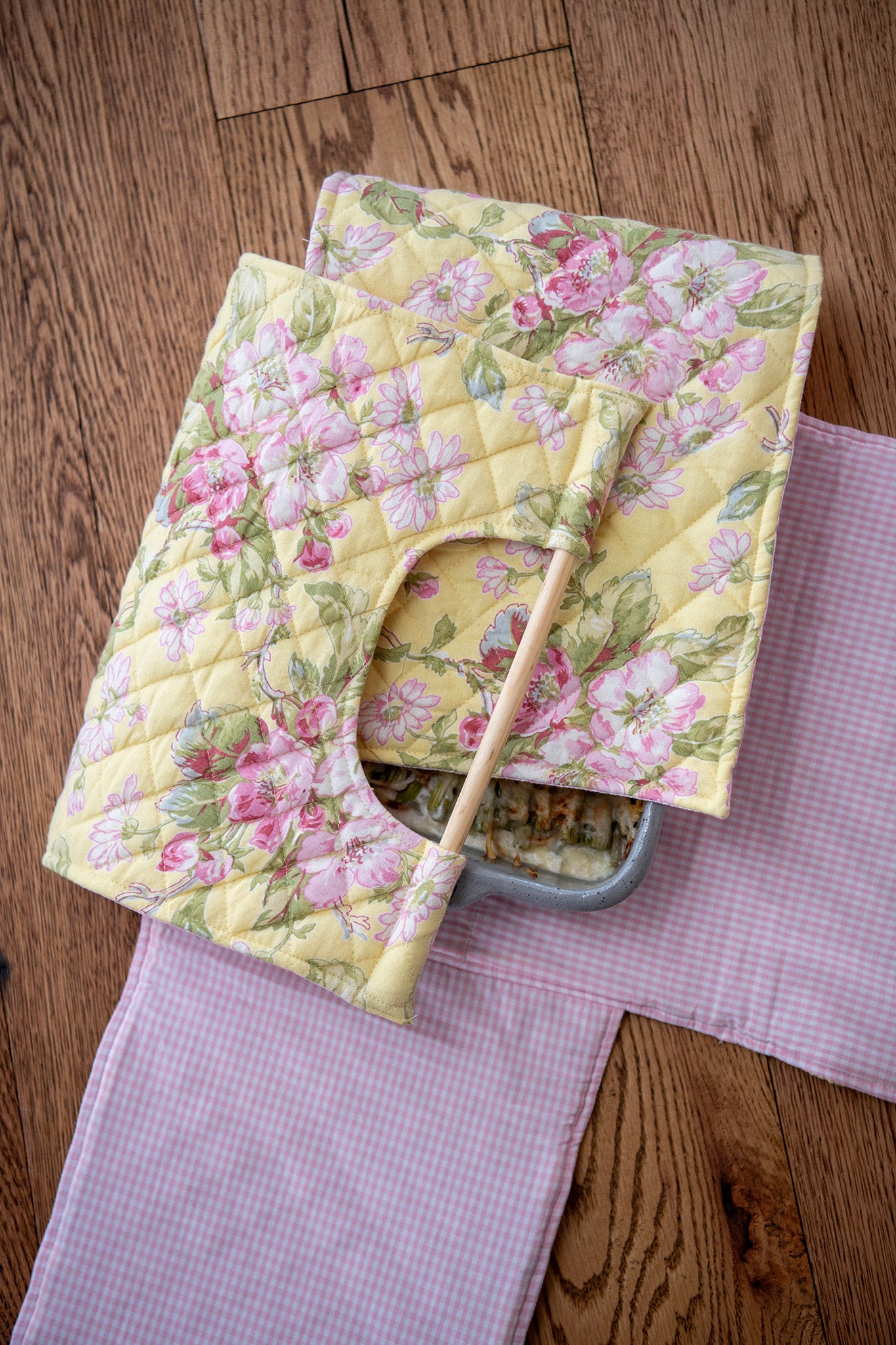 Apple Blossom Casserole Carrier