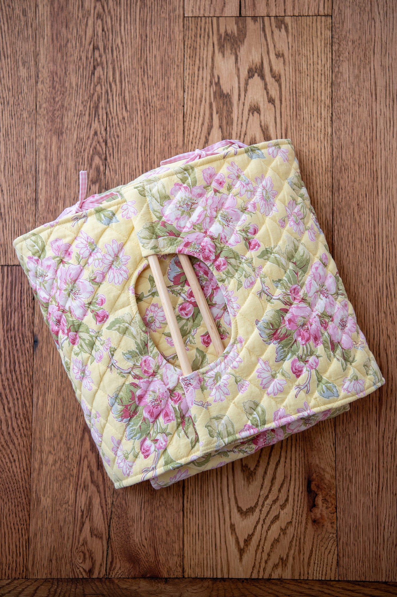 Apple Blossom Casserole Carrier