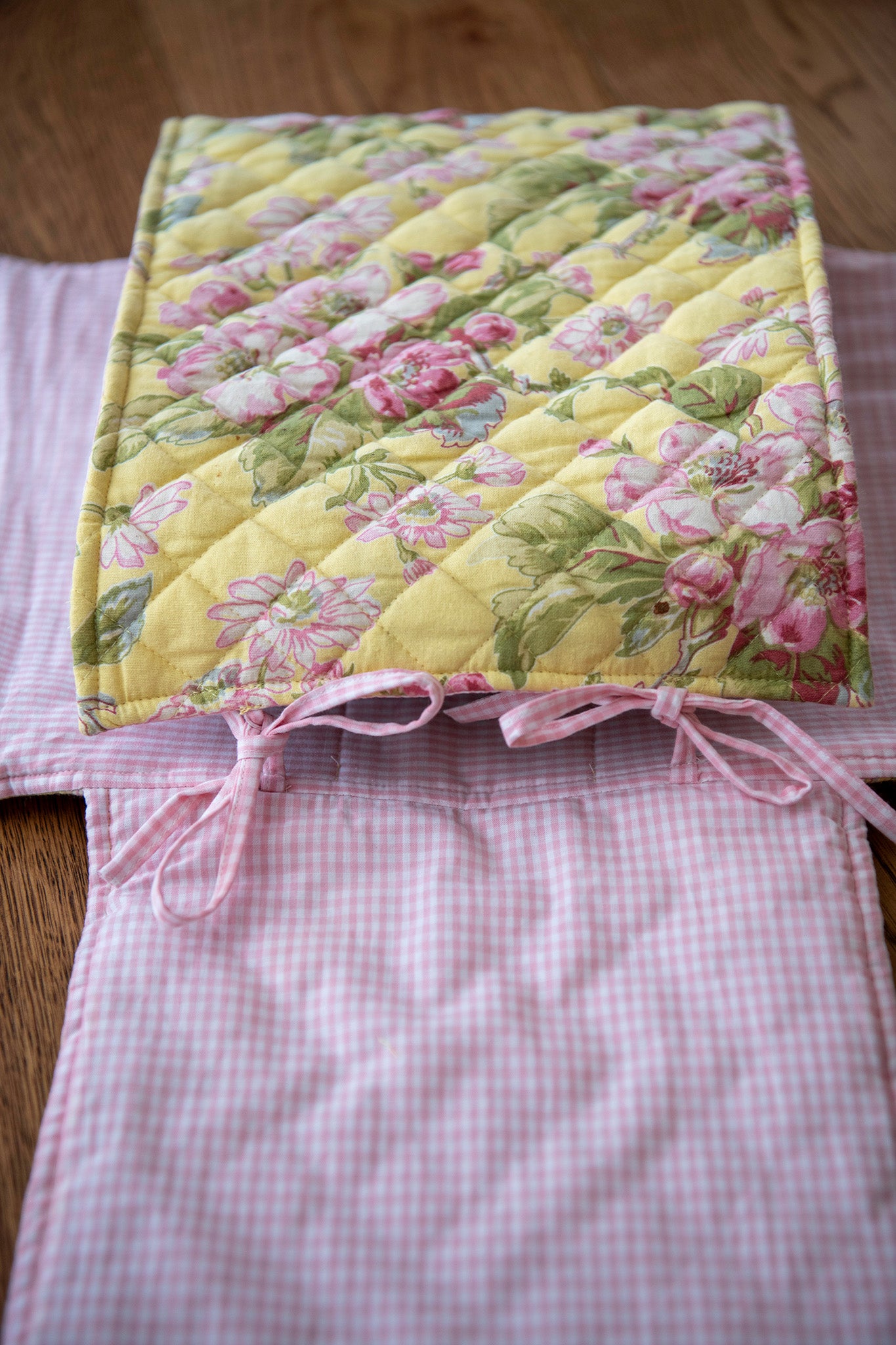 Apple Blossom Casserole Carrier