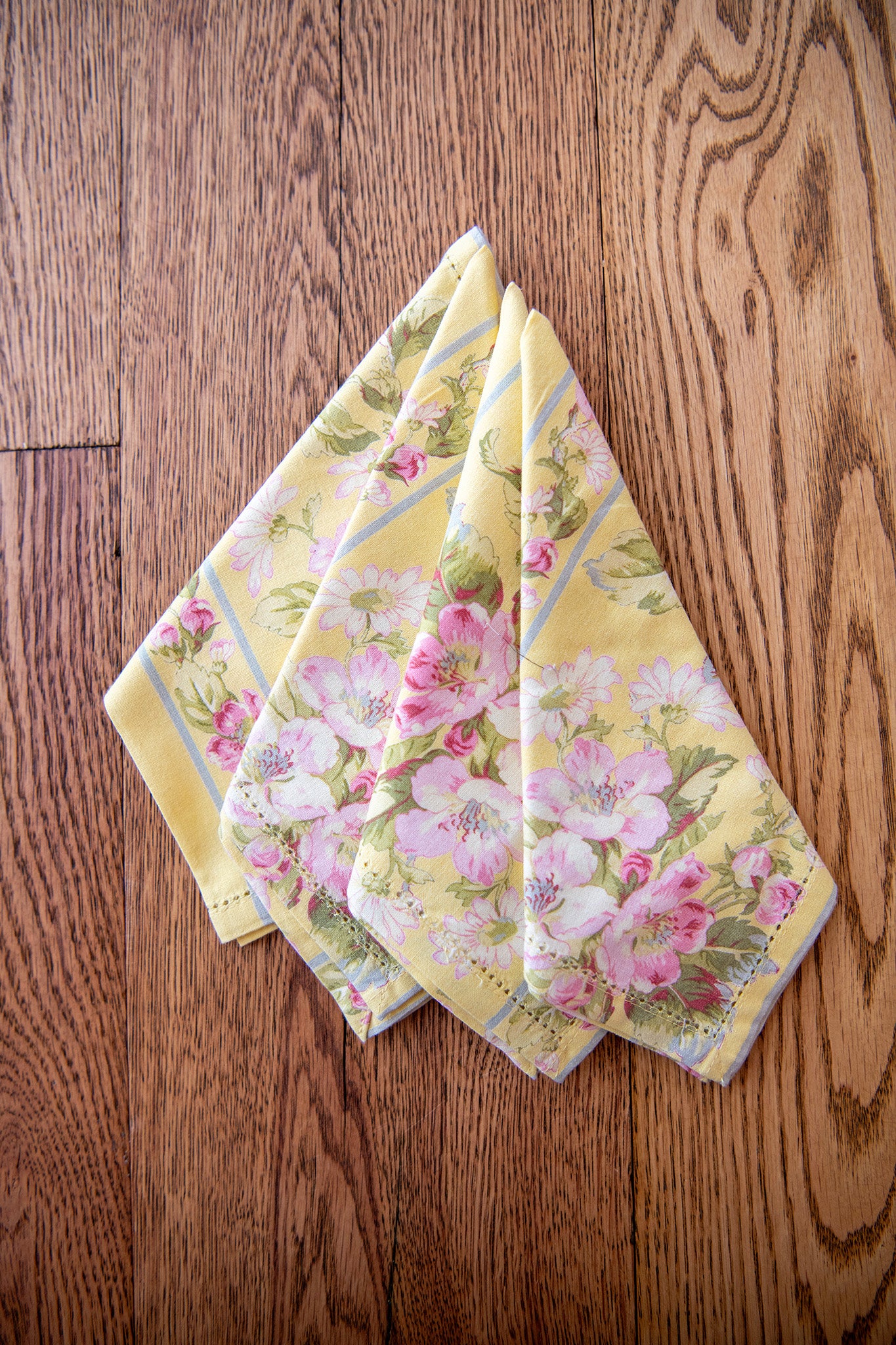 Apple Blossom Luncheon Napkins, Set of 4