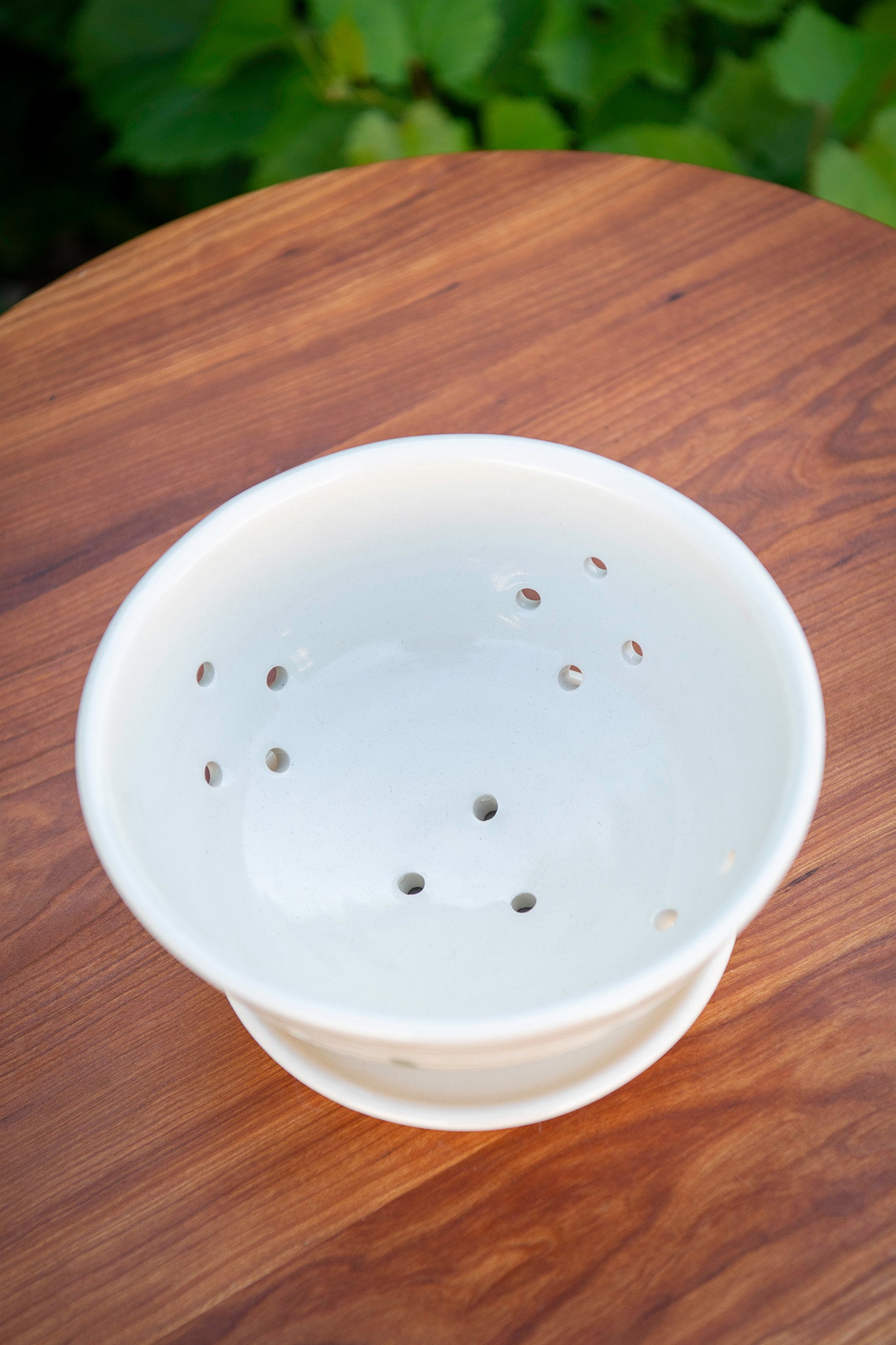 Berry Bowl with Saucer in Blueberry