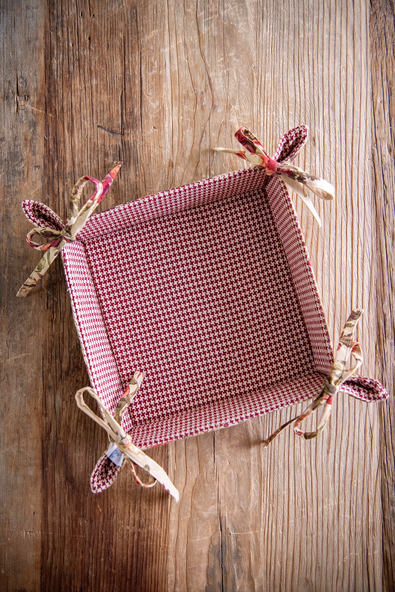 Bountiful Harvest Bun Tray