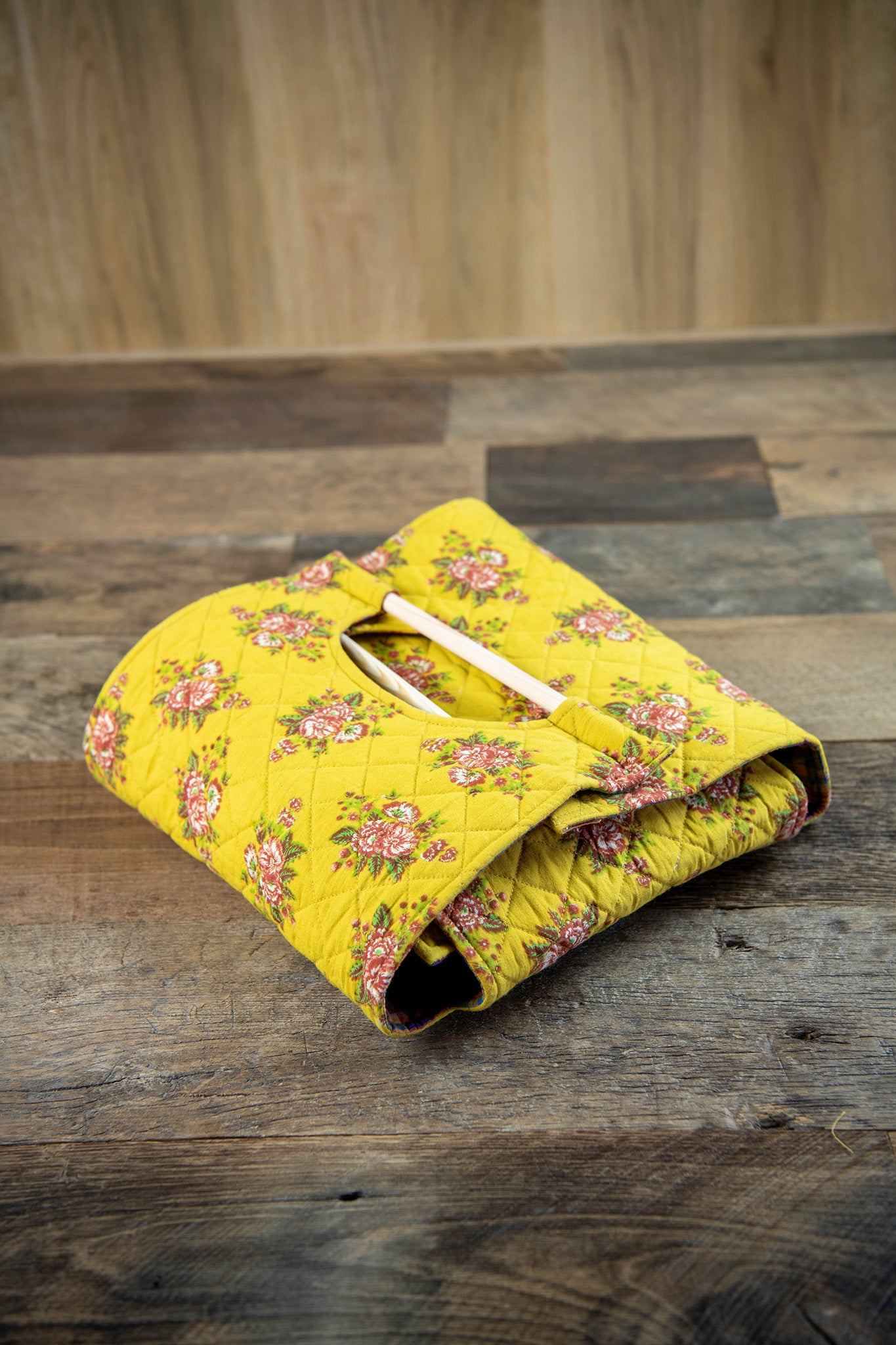 Farmhouse Patchwork Casserole Carrier