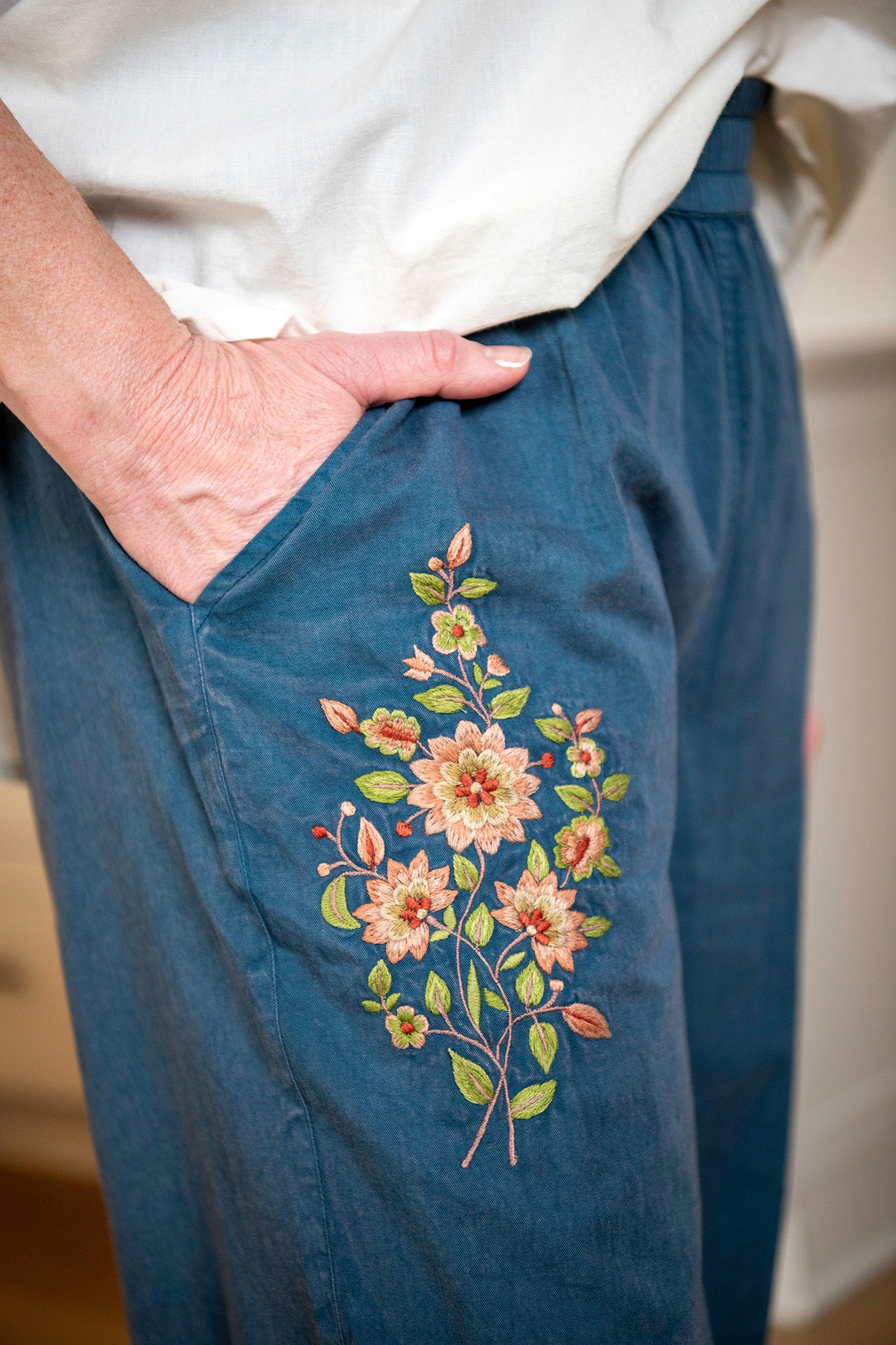 Oleson Embroidered Jogger in Navy