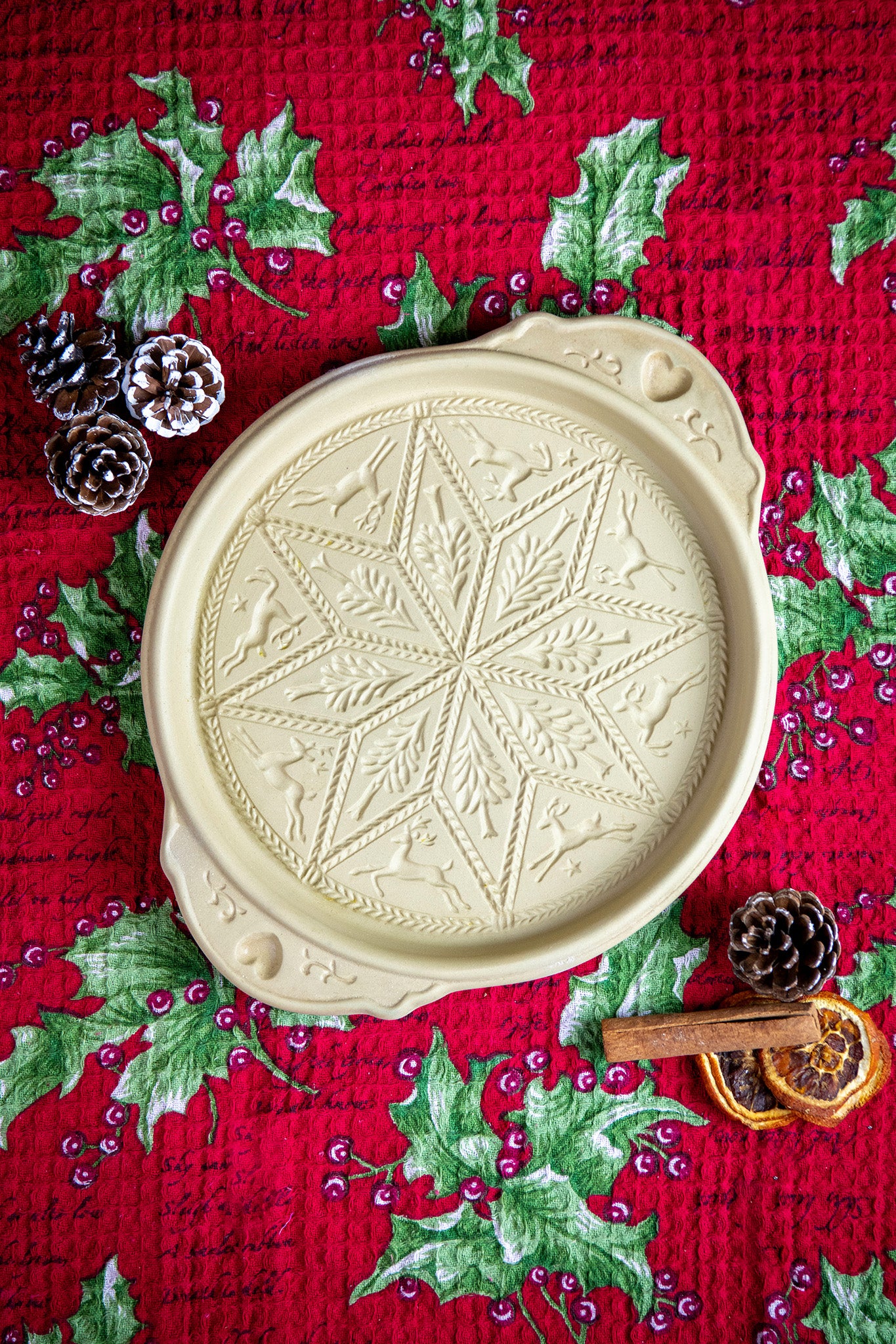 Emerson Pottery Shortbread Pan in Norwegian Woods