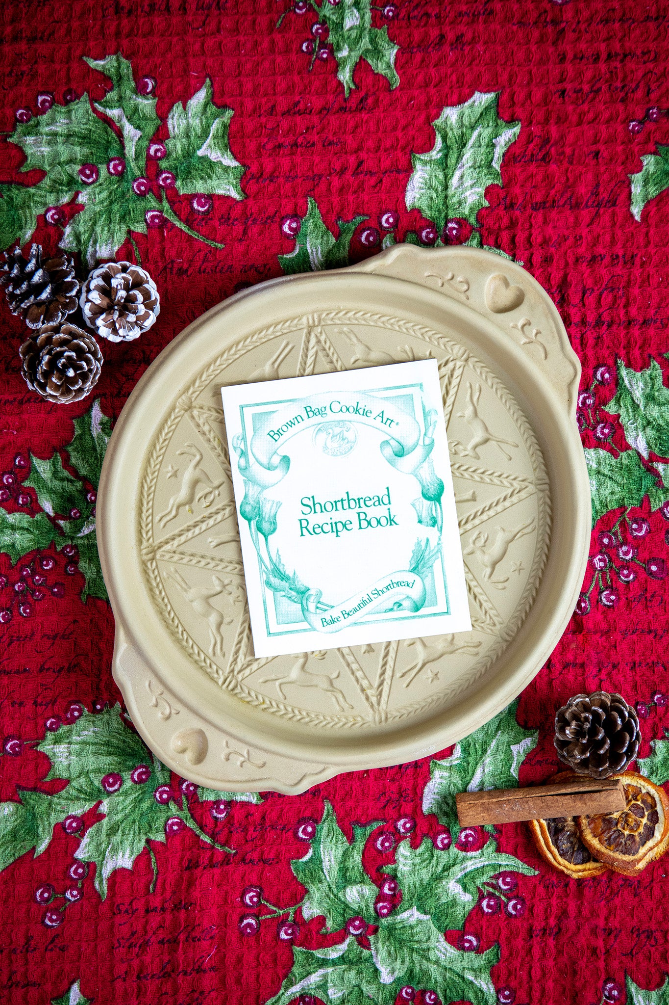 Emerson Pottery Shortbread Pan in Norwegian Woods