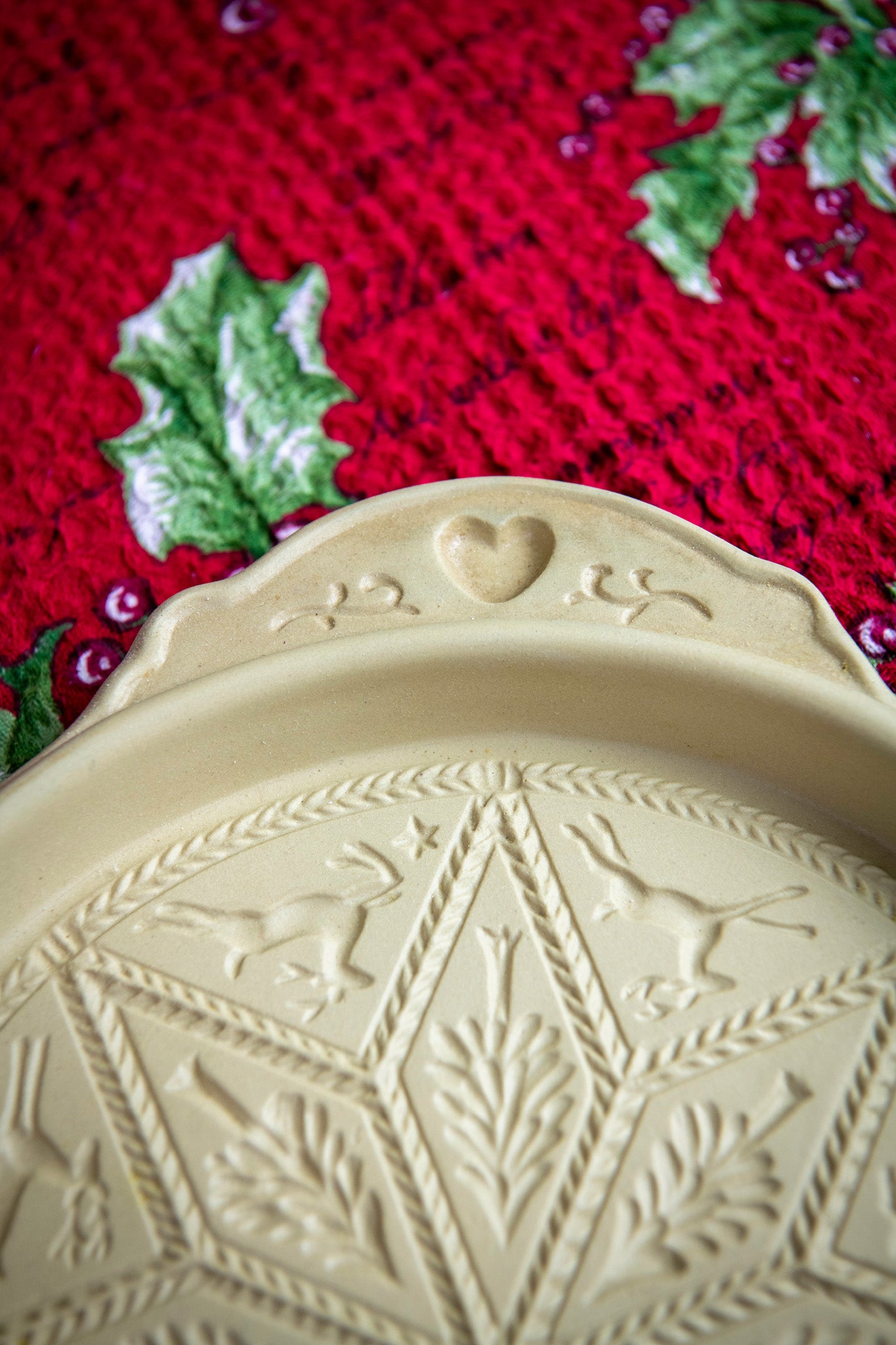 Emerson Pottery Shortbread Pan in Norwegian Woods