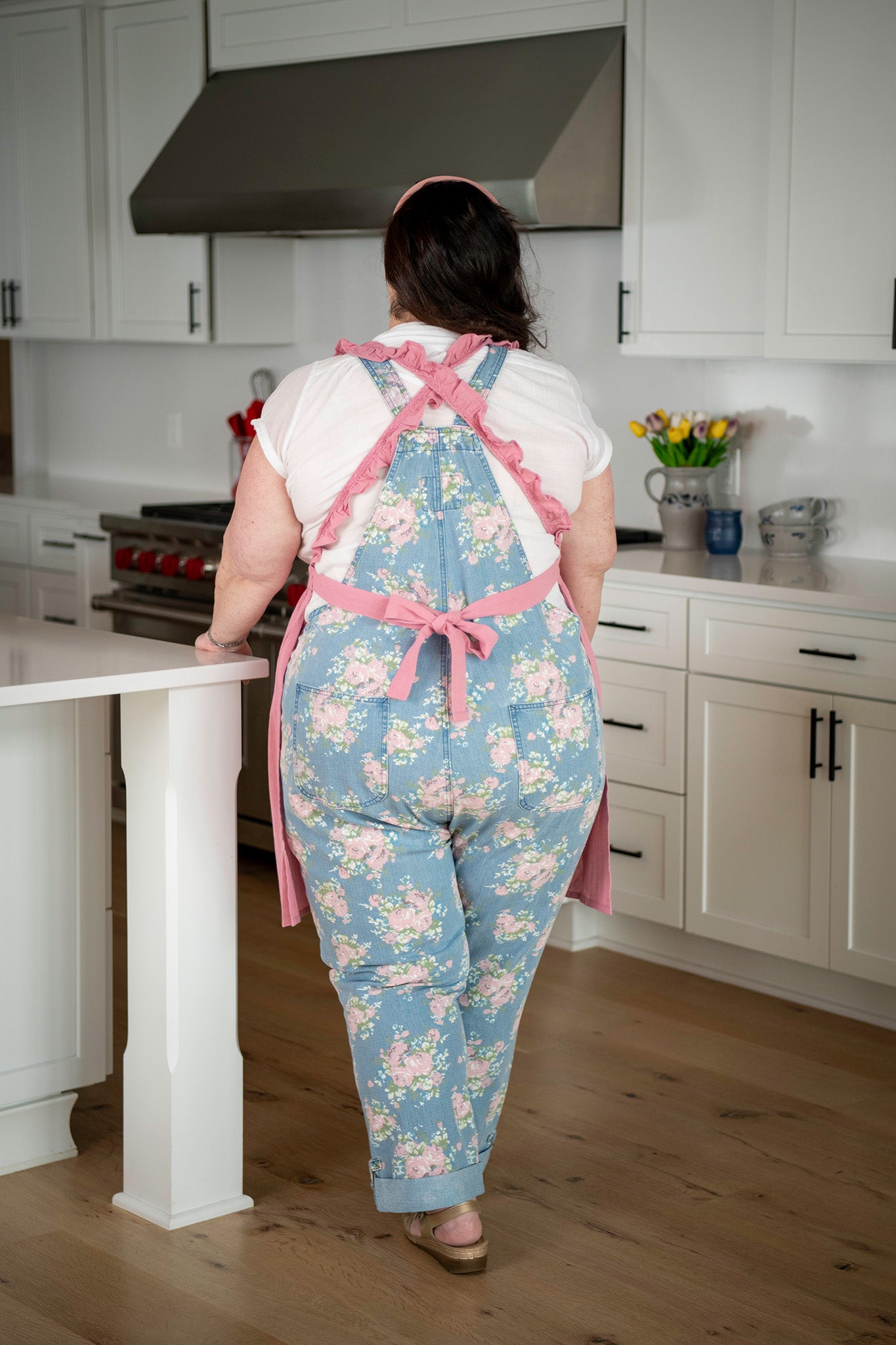 On the Prairie Ruffled Apron in Rose