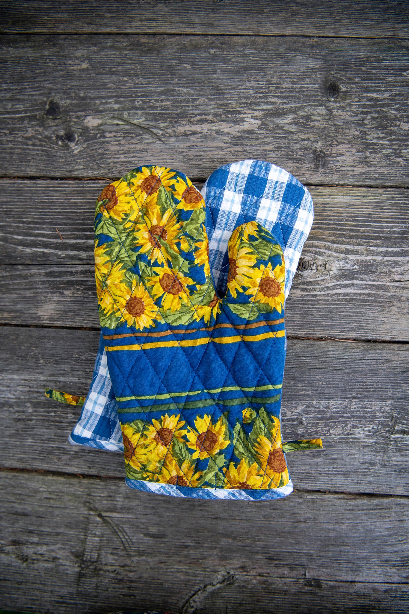 Sunflower Oven Mitt in Navy, Set of 2