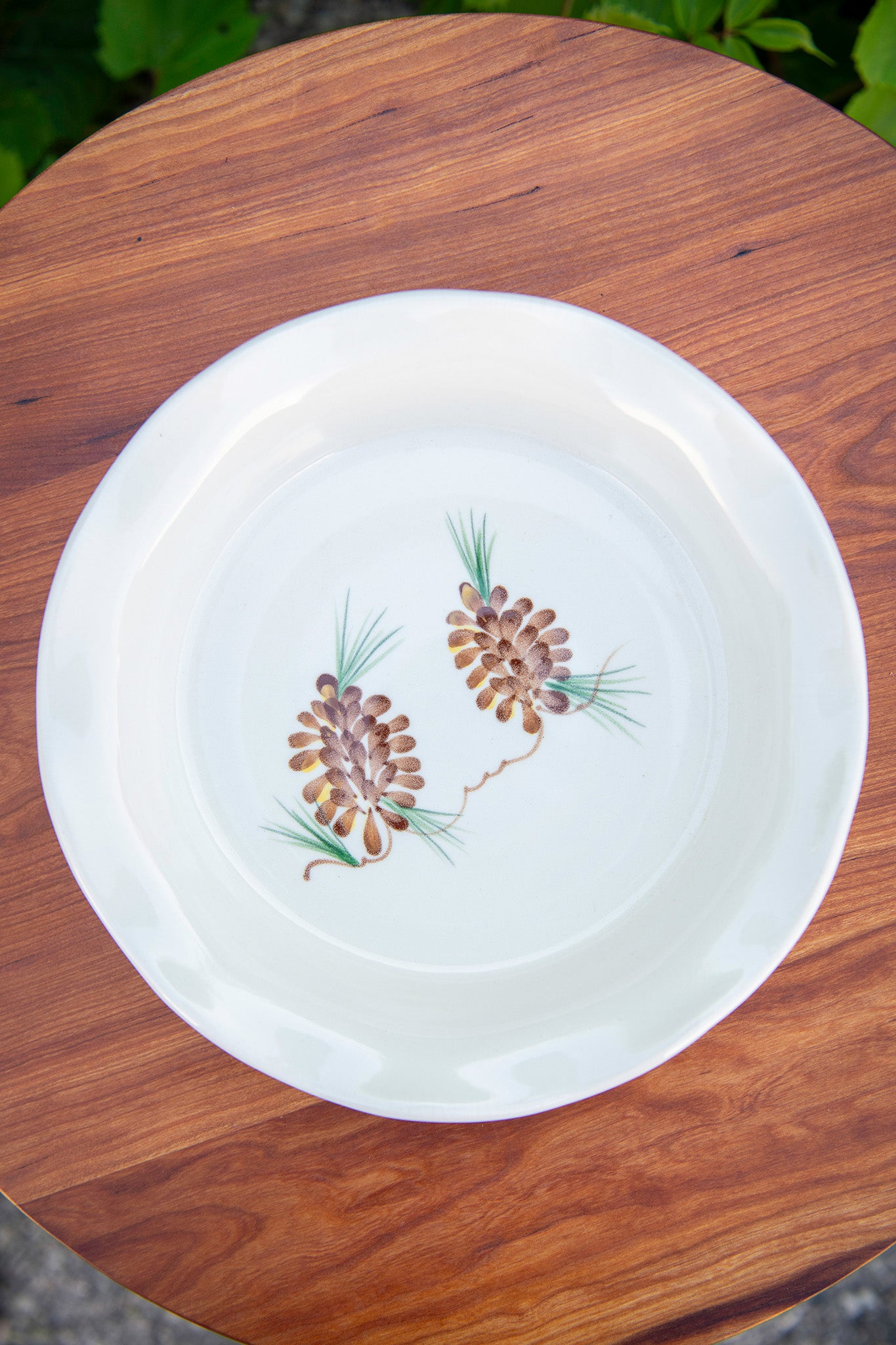 Emerson Pottery Frilly Pie Plate in Pinecone