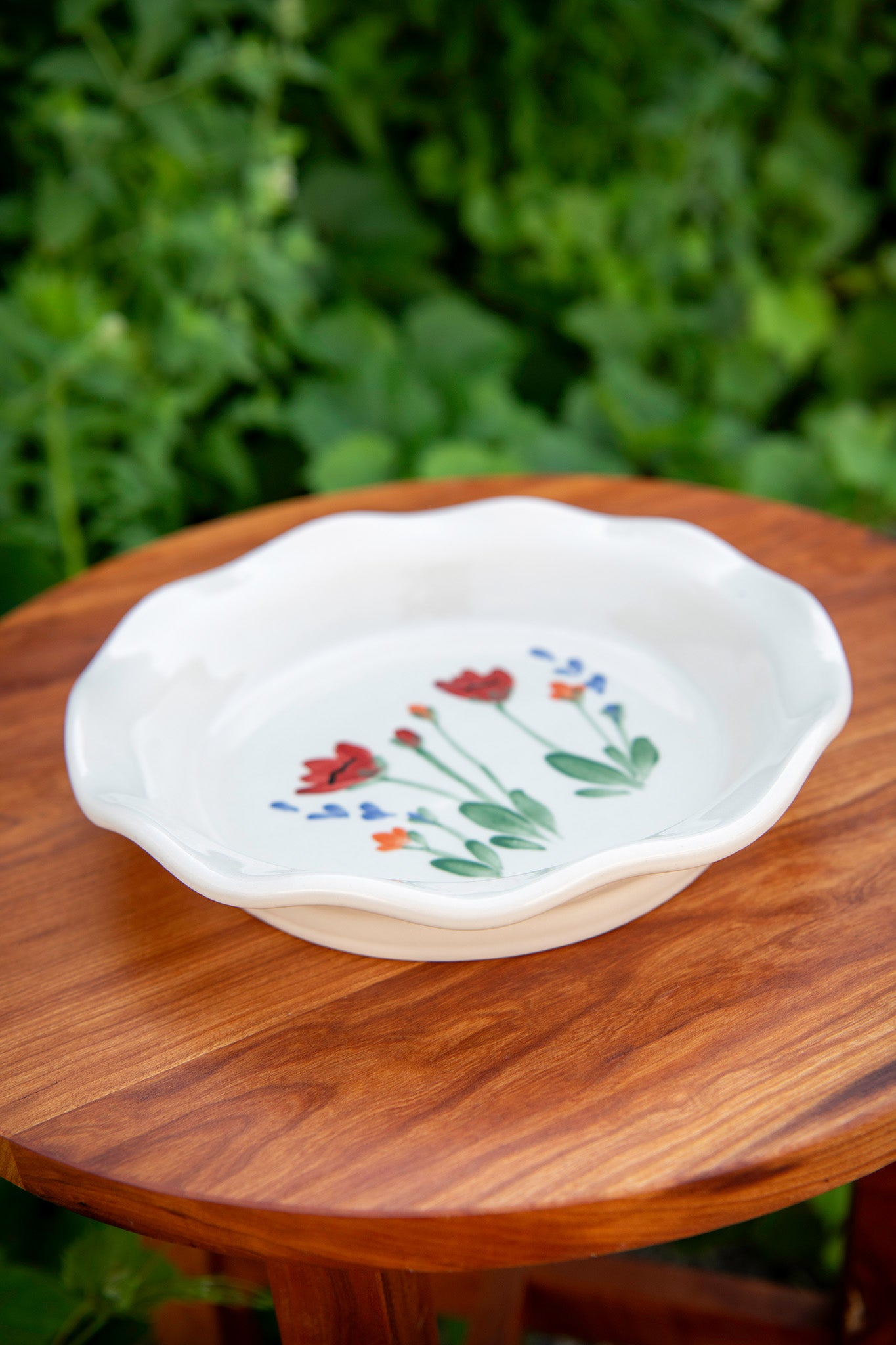 Emerson Pottery Frilly Pie Plate in Red Poppy