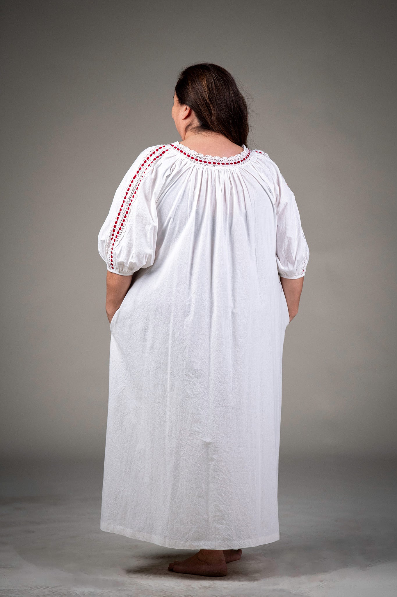 Antoinette Sleeping Gown in White & Red