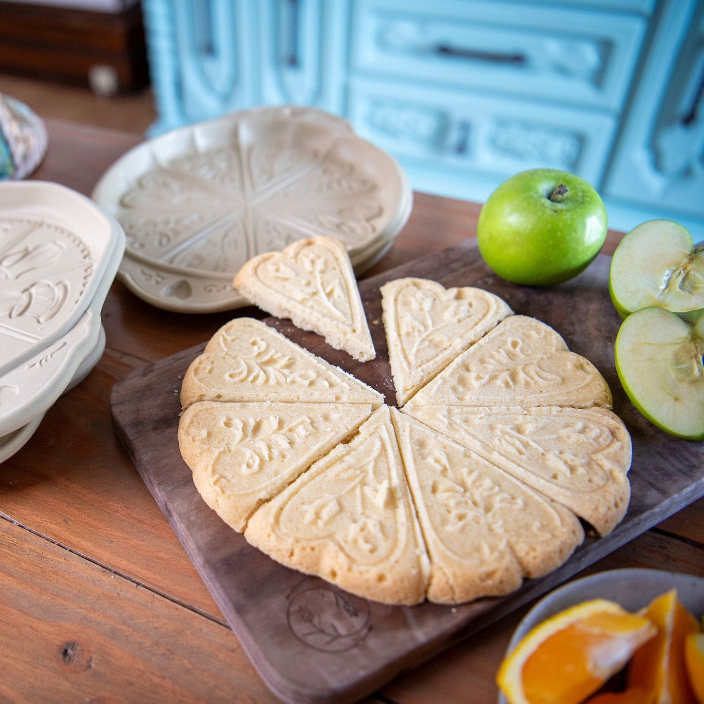 Emerson Pottery Shortbread Pan in Hearts and Flowers