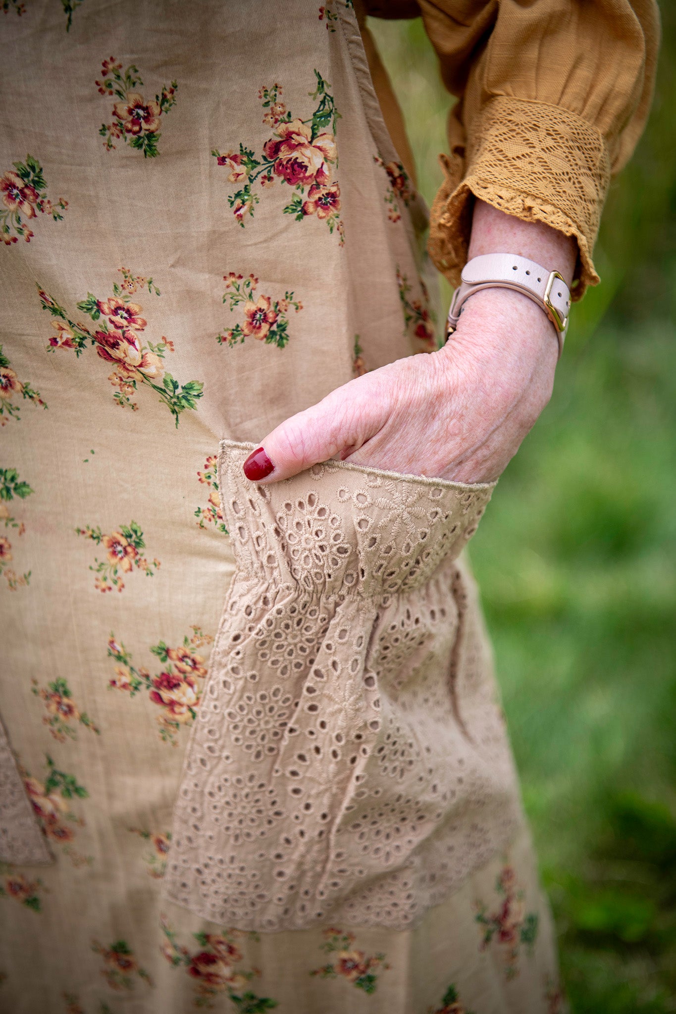 Limited-Edition '50 Years of Loving Laura' Shy Rose Nellie's Apron