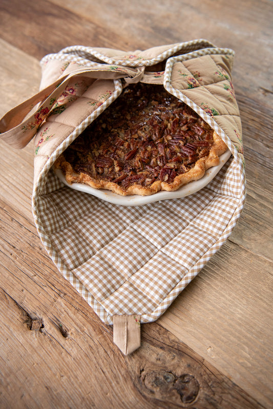 Limited-Edition '50 Years on the Prairie' Shy Rose Pie Carrier