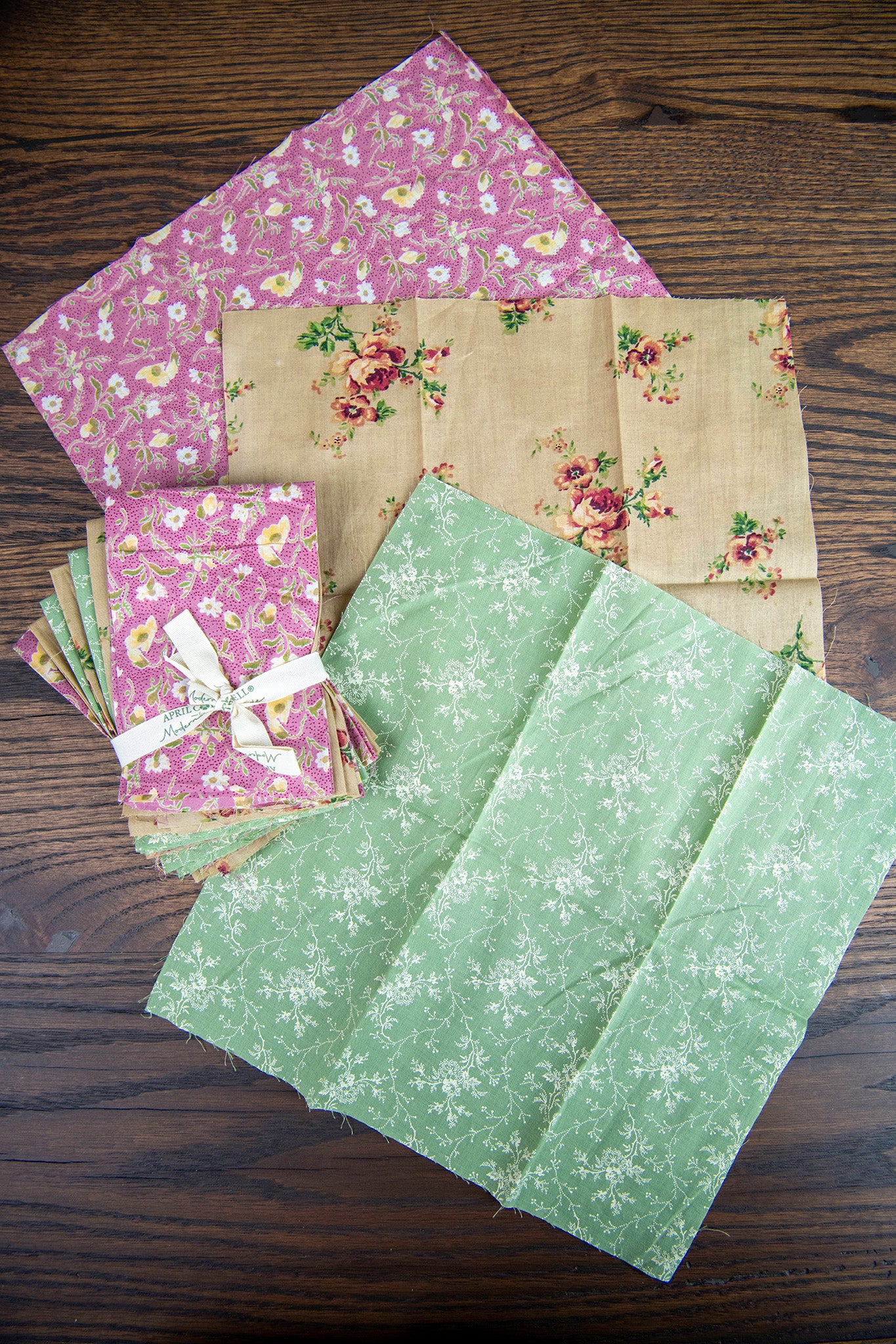 Limited-Edition Loving Laura Square Fabric Bundle, 15 Piece