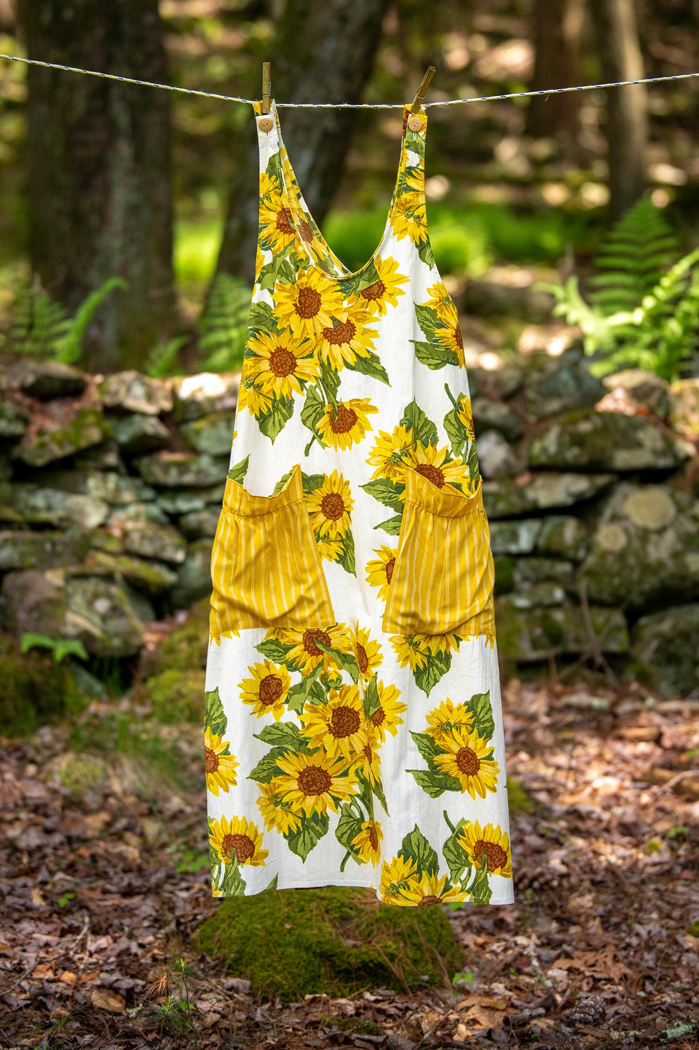 Sunflower Farmhouse Apron in Ivory