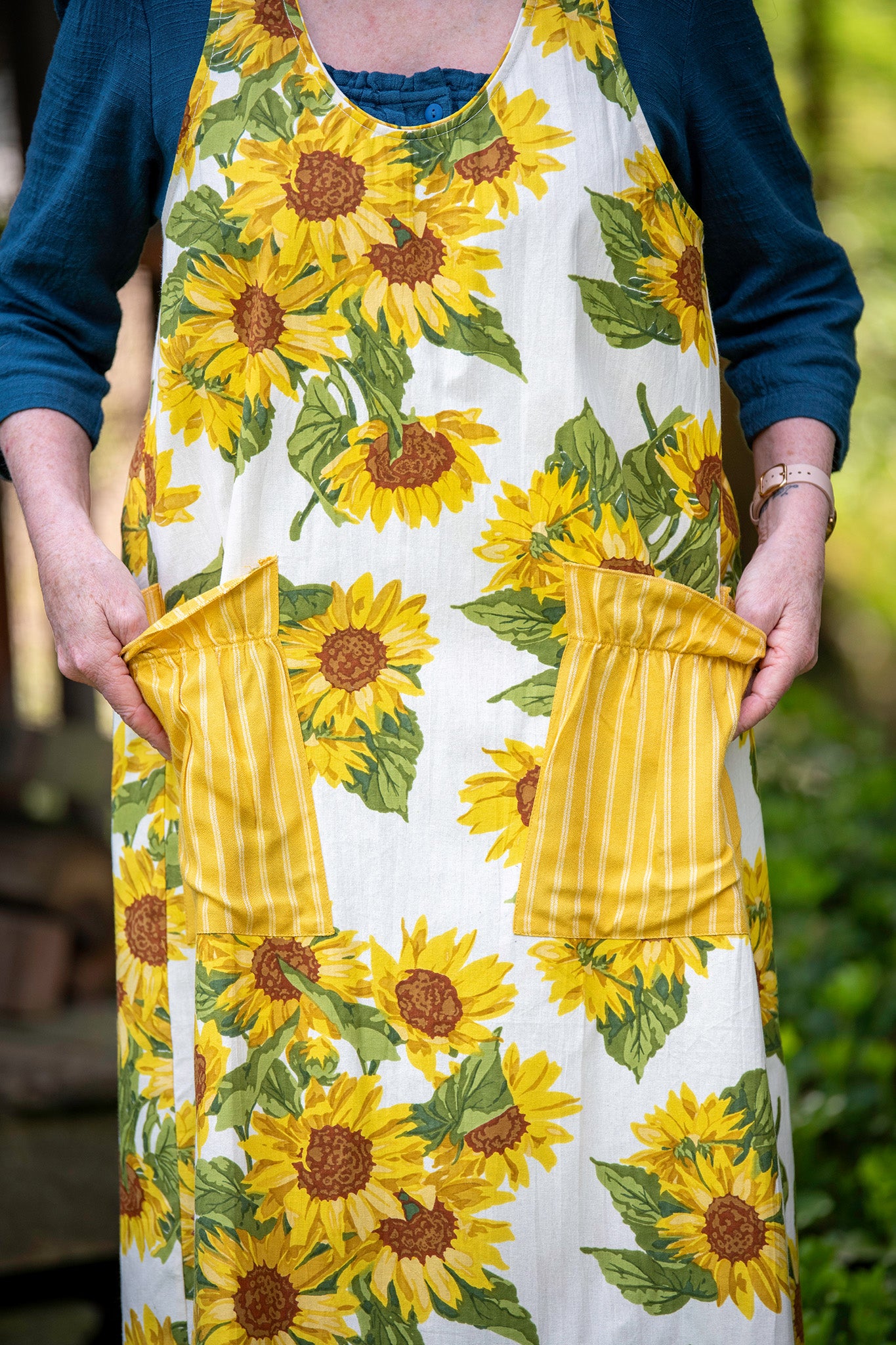 Hot APRONS-Womens Apron-Harvest Finch and Sunflowers-Flounce Apron