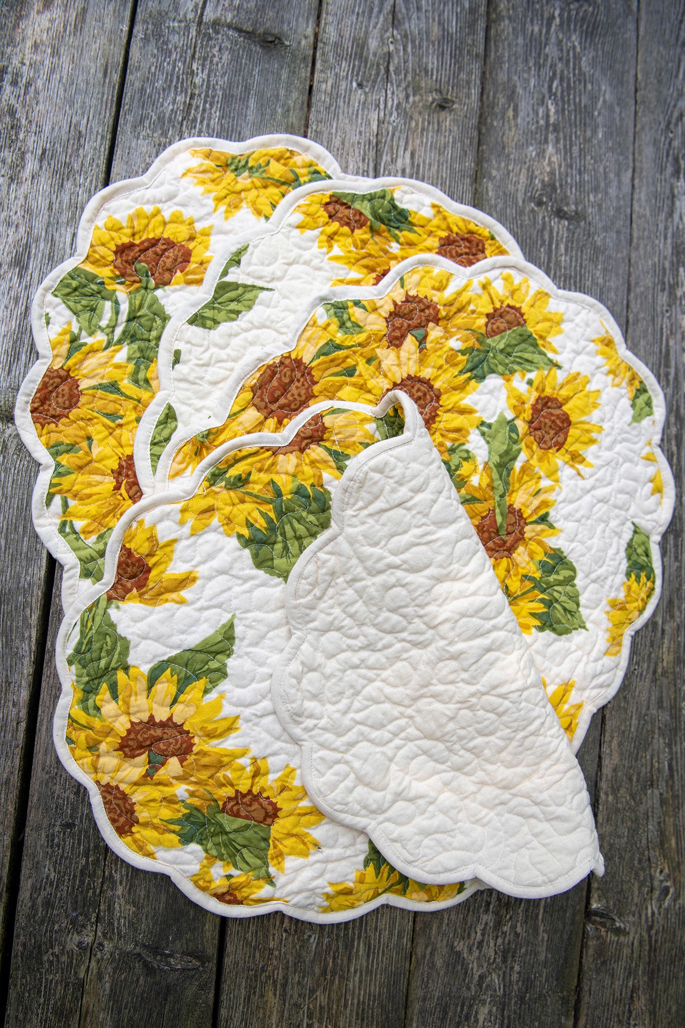 Sunflower Quilted Placemat in Ivory, Set of 4