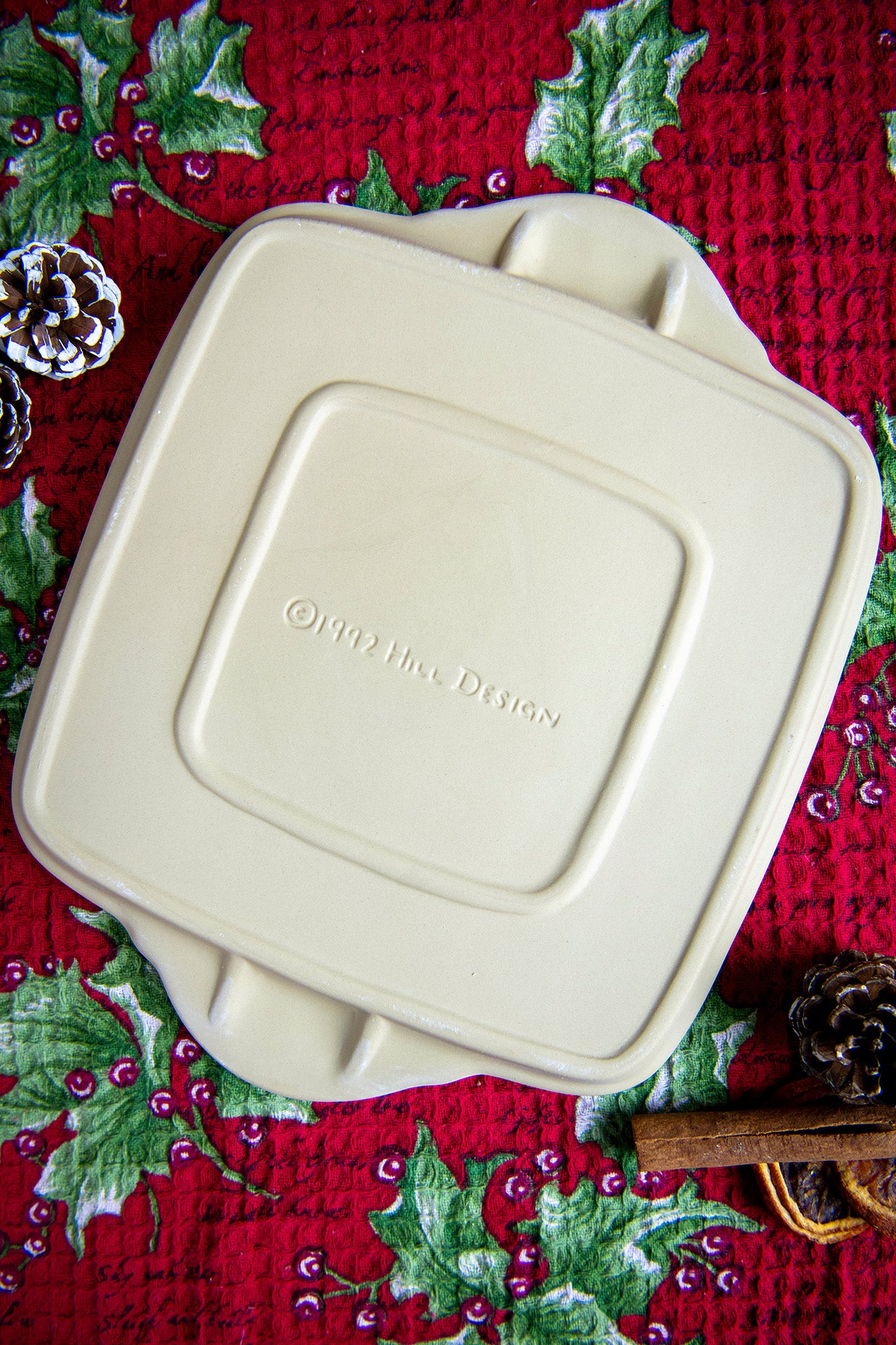 Emerson Pottery Shortbread Pan in Yuletide